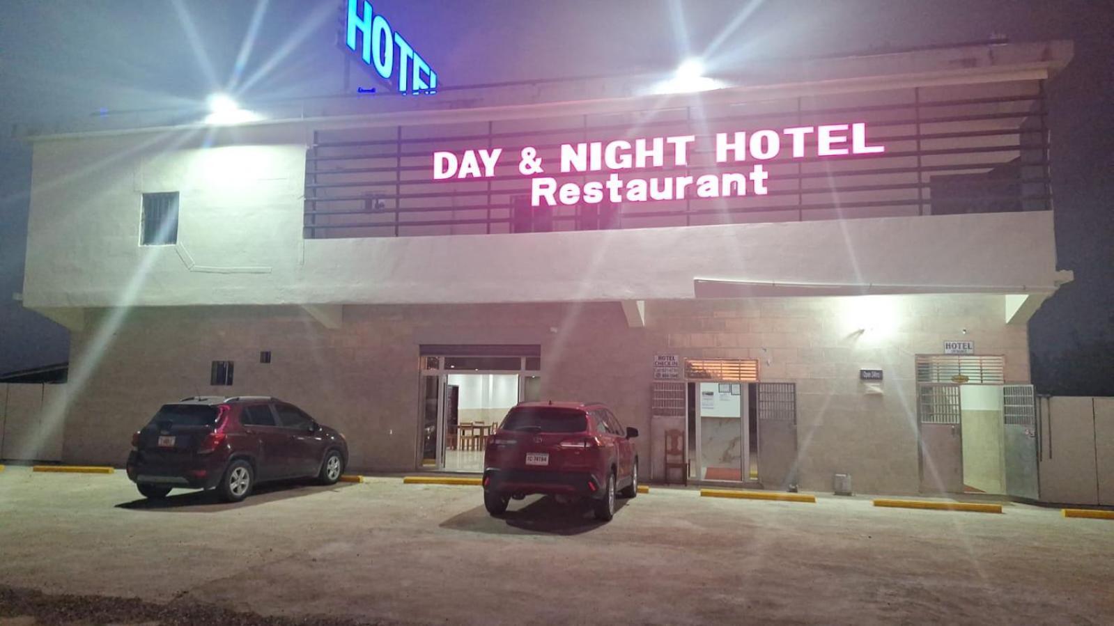 Day And Night Hotel 贝尔莫潘 外观 照片